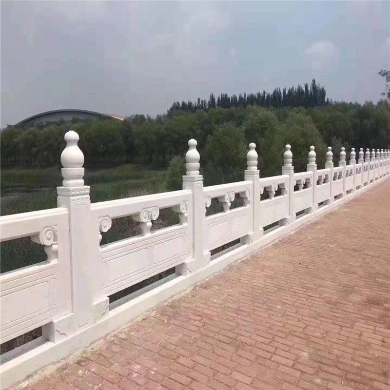 阳台封窗本地商家的报价情况_窗户_铝门窗_方面