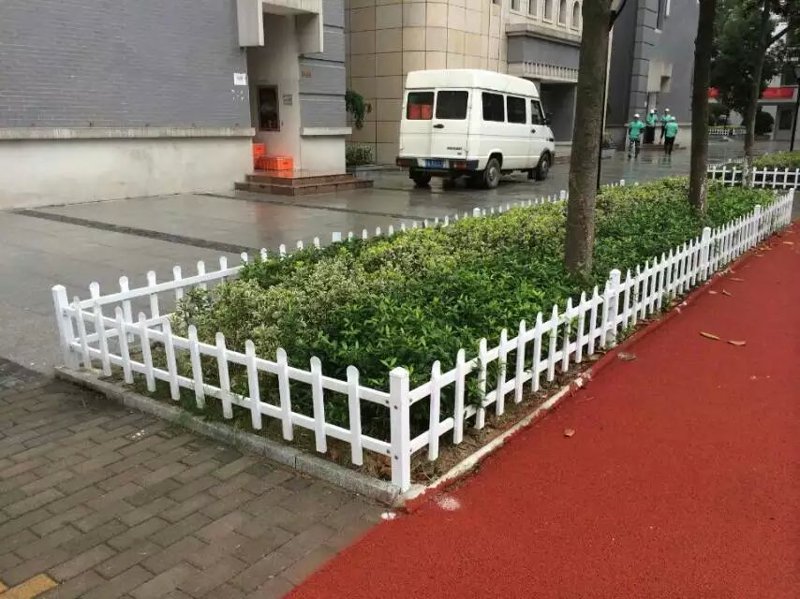 围墙栅栏图片精选：锌钢vs铝合金，谁是你的围墙守护神？